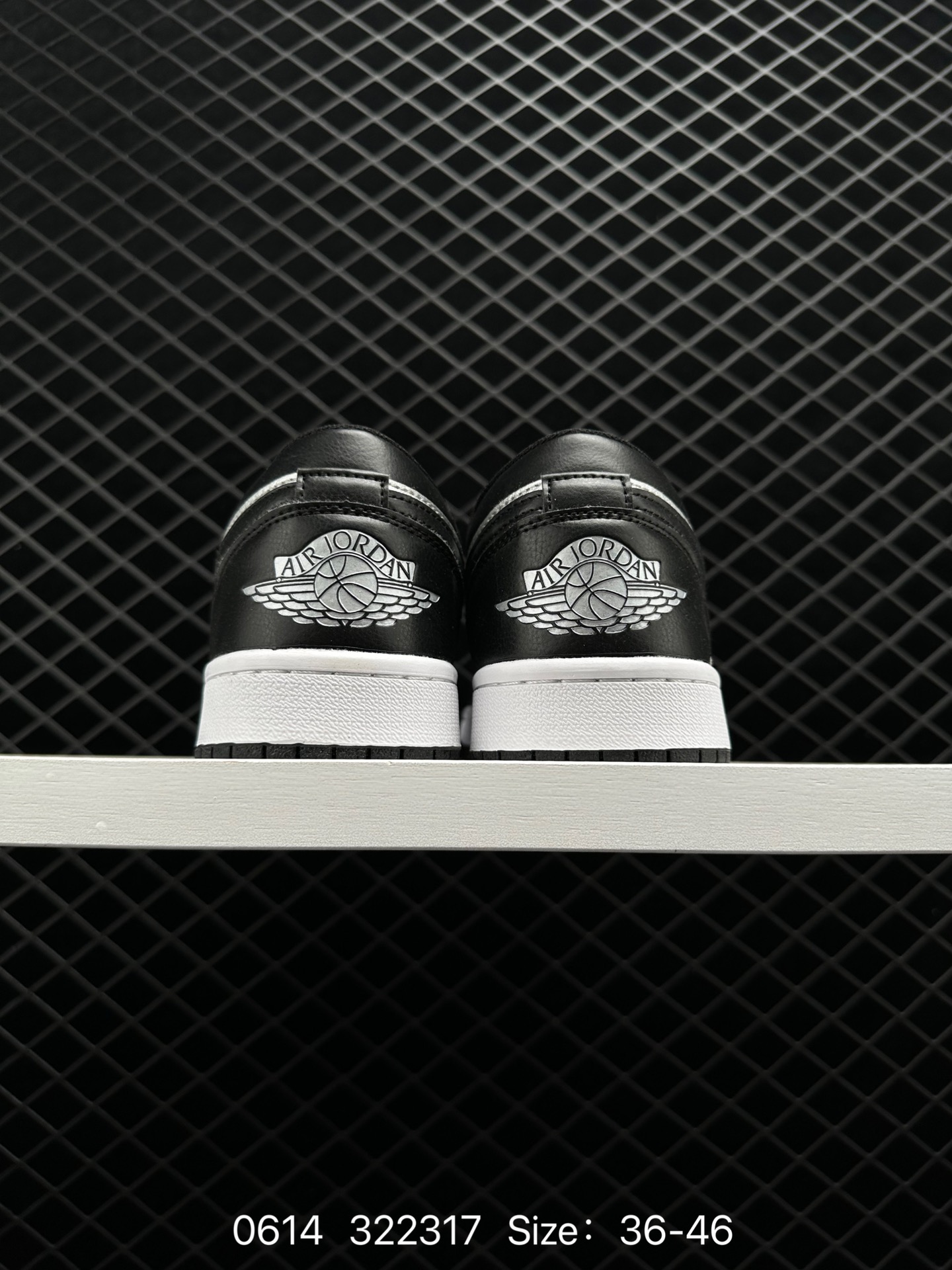 Air Jordan 1 Low “Silver Toe”